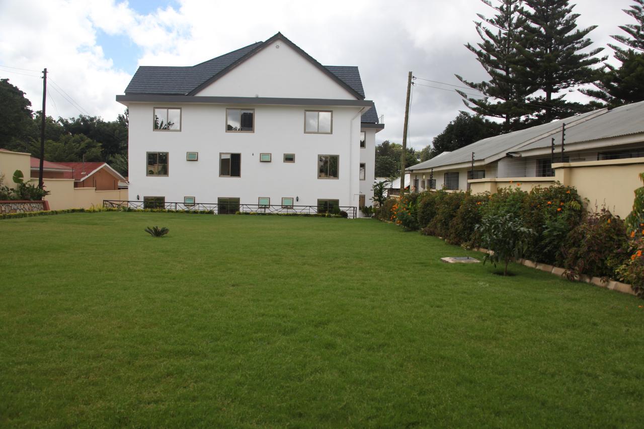 Merves Hotel Arusha Exteriör bild