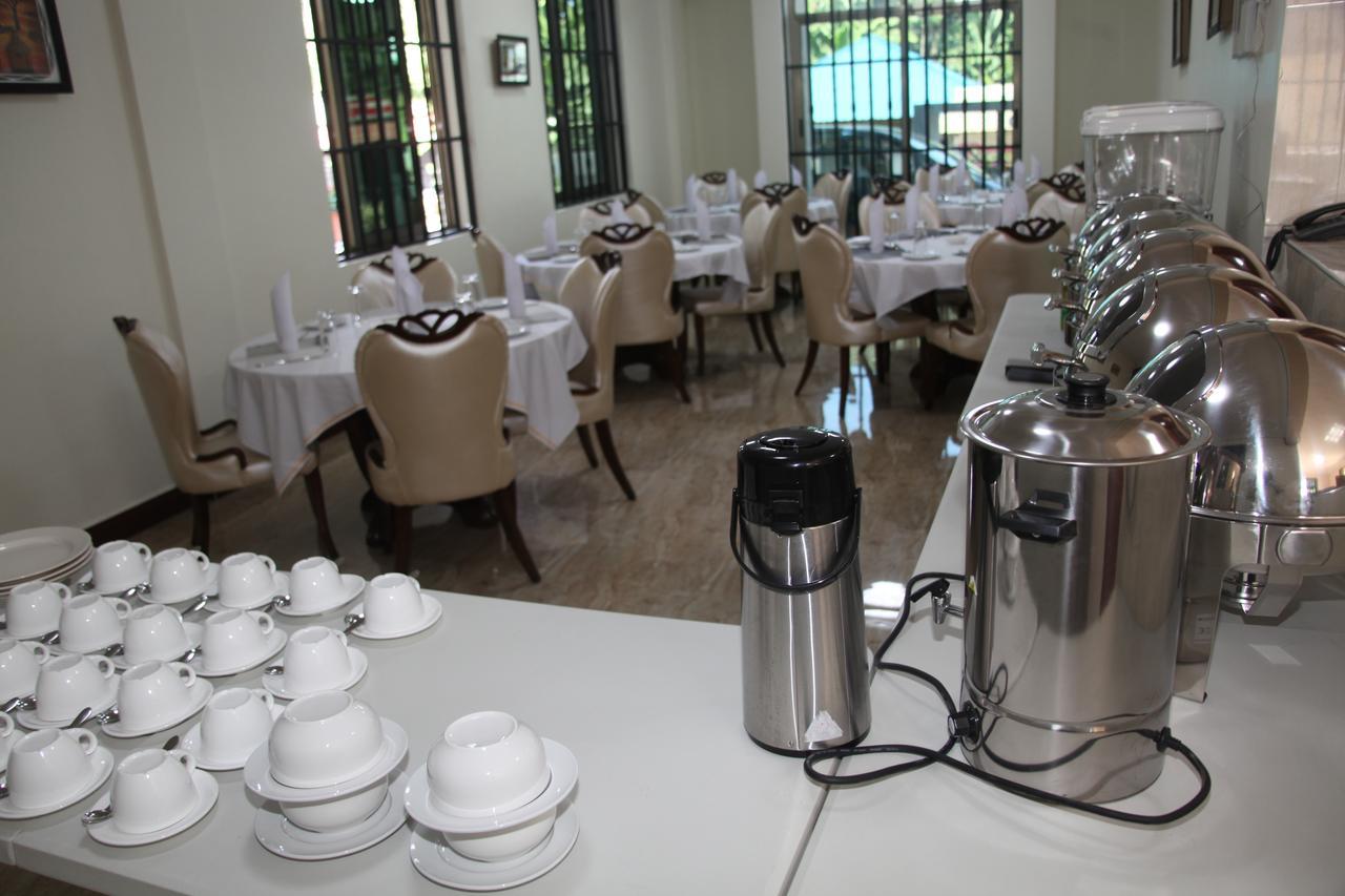 Merves Hotel Arusha Exteriör bild