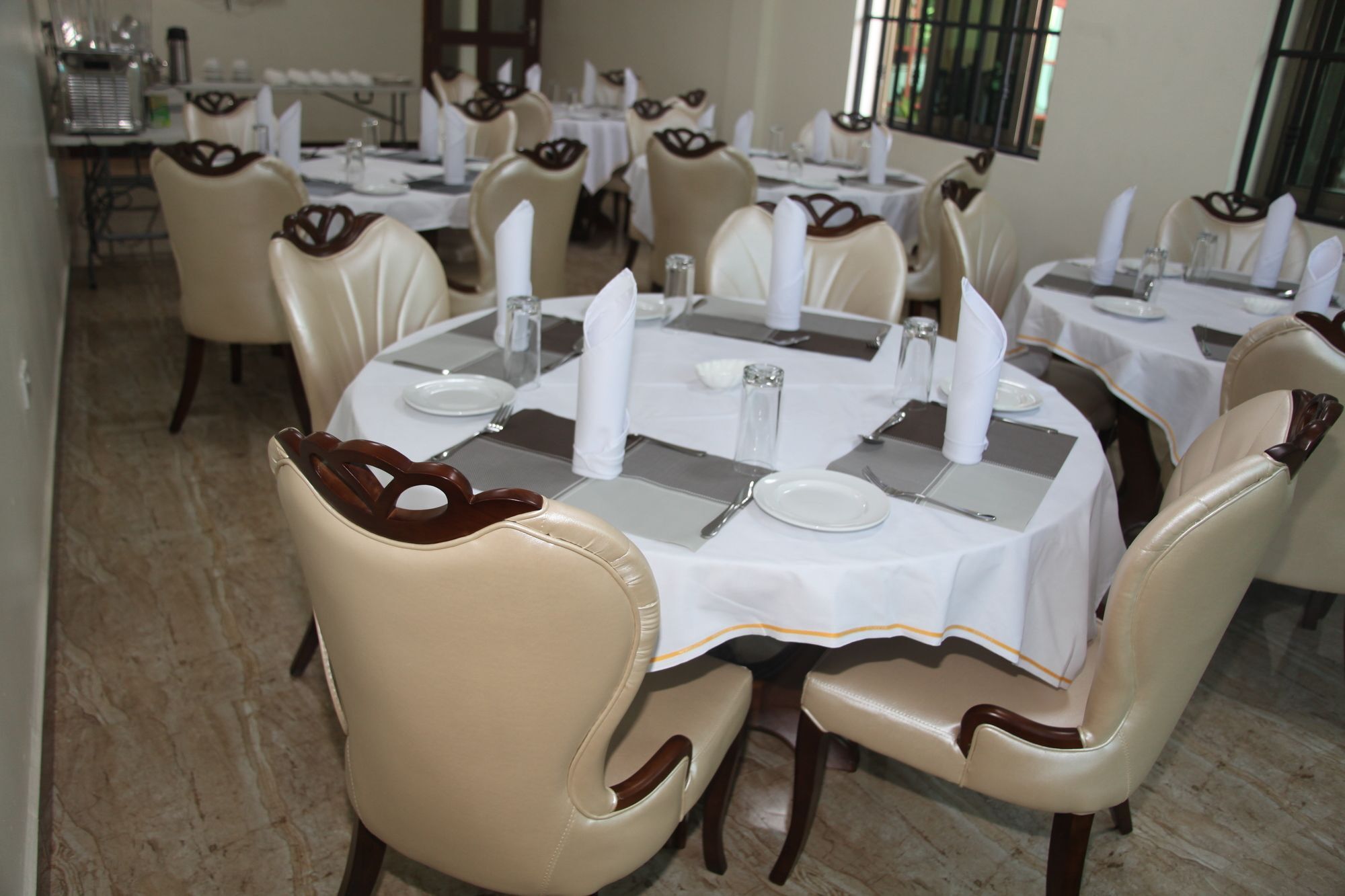 Merves Hotel Arusha Exteriör bild