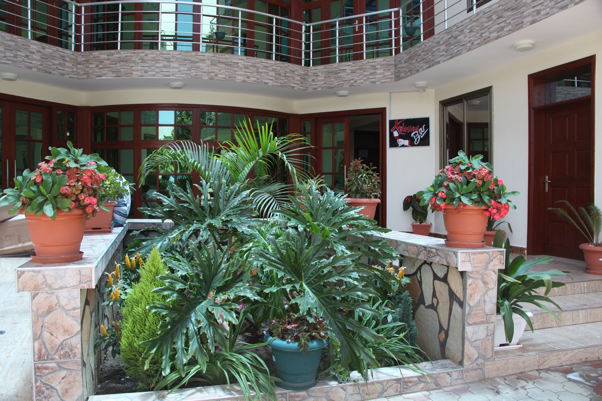 Merves Hotel Arusha Exteriör bild